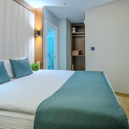 Black Tulip Hotel 4*