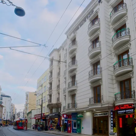 Szálloda Black Tulip 4*