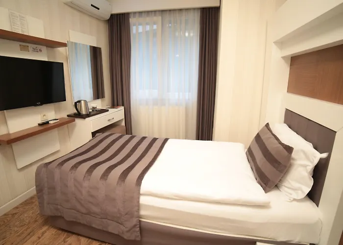 Отель Black Tulip 4*